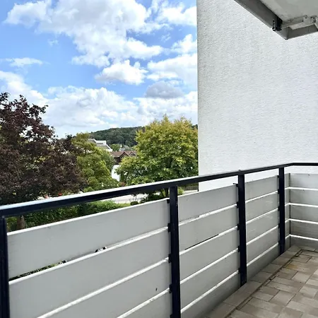 Charmante 2-zimmer Mit Balkon & Stellplatz