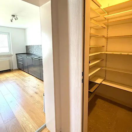 Charmante 2-zimmer Mit Balkon & Stellplatz * هيردكه