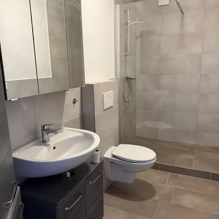 Charmante 2-zimmer Mit Balkon & Stellplatz *